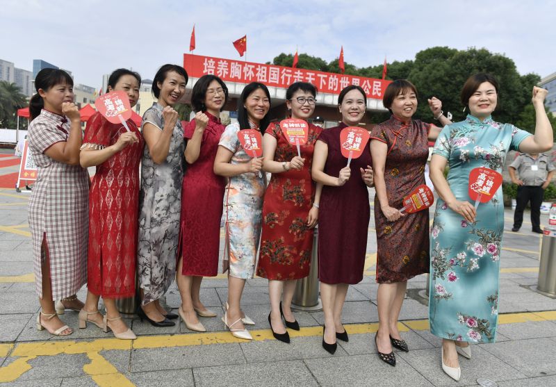 高考家长穿什么颜色旗袍吉利？颜色选择有讲究解析